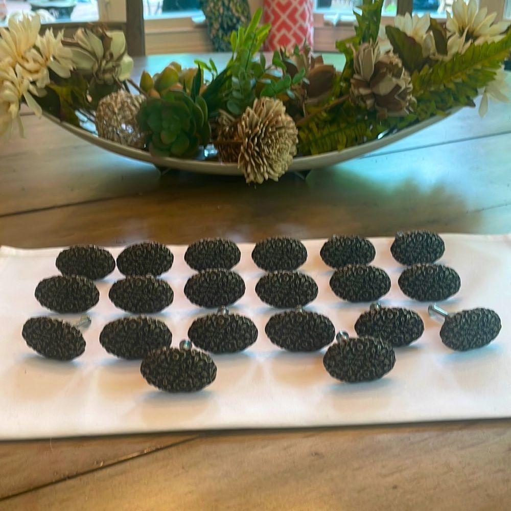 Set of 20 Hedera Collection Cottage Lace Oval Knobs Pewter